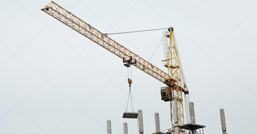 The Pivotal Advantages as well as Importance of Portable Cranes in Industries