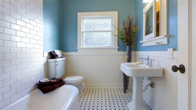 Eight Things In Your Bathroom That You May Not Be Cleaning Enough