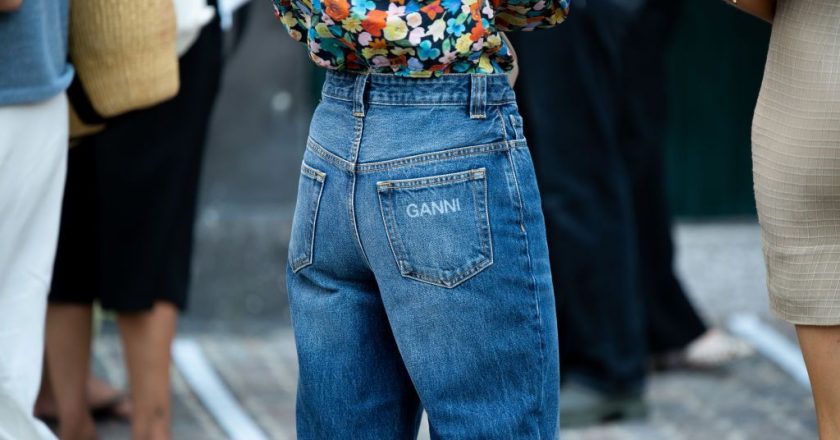 Are skinny jeans out of style 2021?