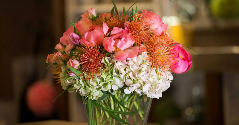 Tips for Prolonging the Life of Cut Flowers