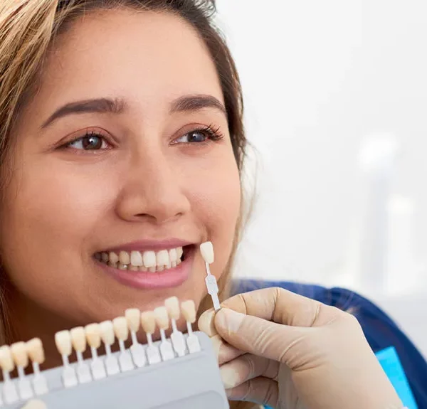The Role of Porcelain Veneers in Achieving a Red-Carpet Smile