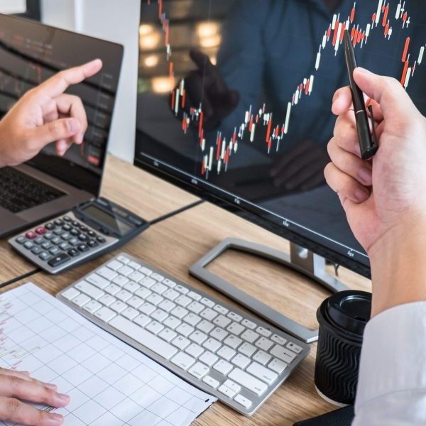 Top Indicators to Analyze Before Investing in Mid Cap Stocks